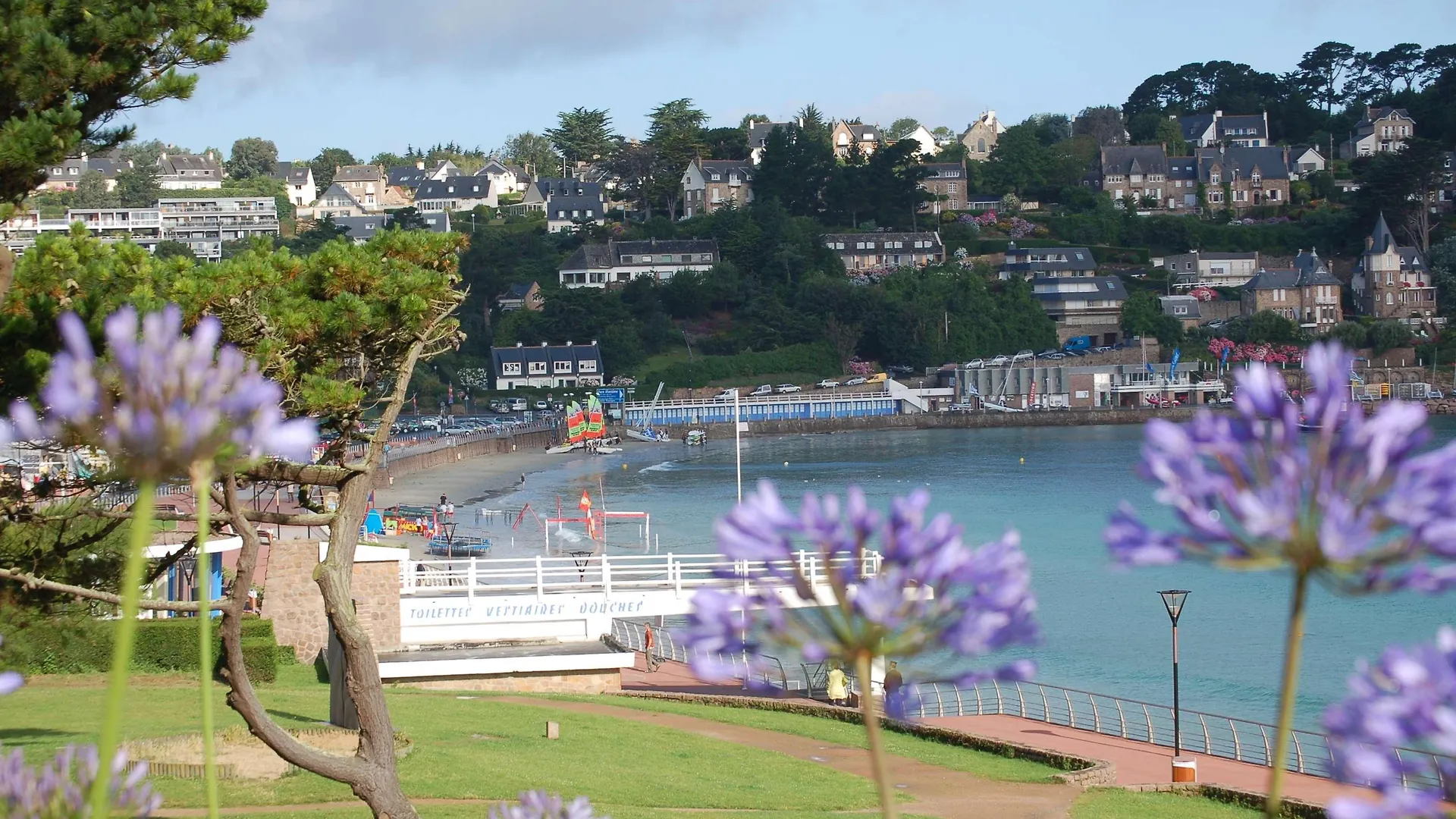 Best Western Les Bains Hotel Et Spa Perros-Guirec 3*,  France